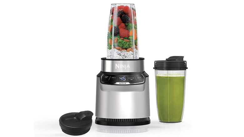 Ninja blender with accessories