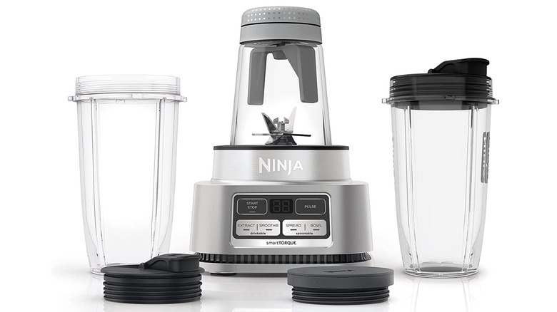 Ninja blender with accessories