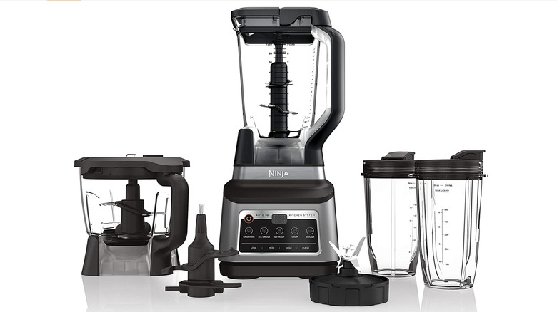 Ninja blender with accessories