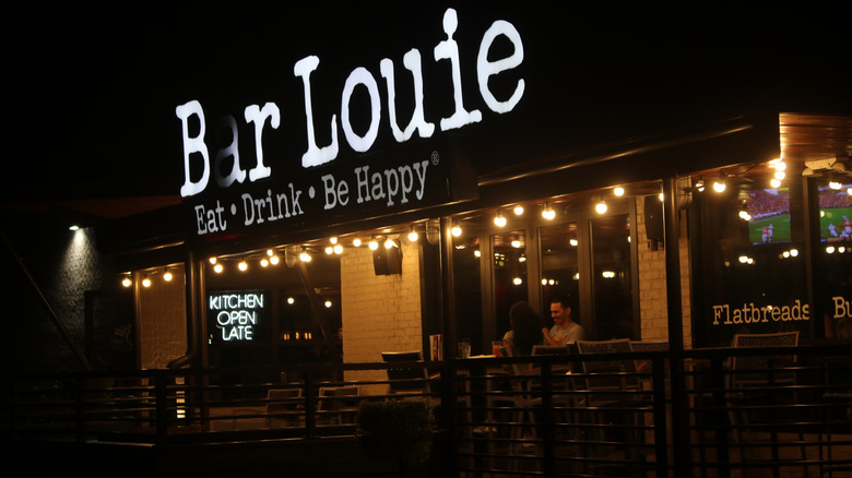 Bar Louie exterior at night