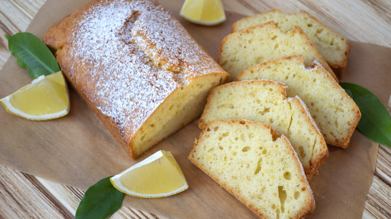 Lemon cake with icing sugar on top
