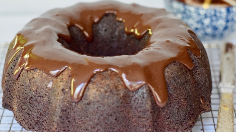 tunnel of fudge cake