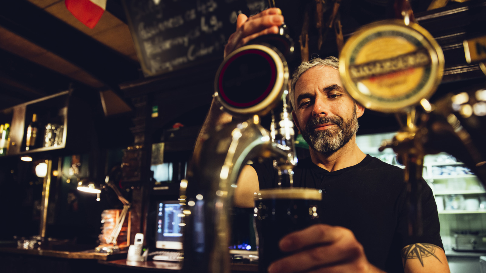 <a href="https://www.mashed.com/1809571/underrated-irish-beers-to-try-besides-guinness/" target="_blank">Beyond Guinness: 10 Underrated Irish Beers You Should Try</a>