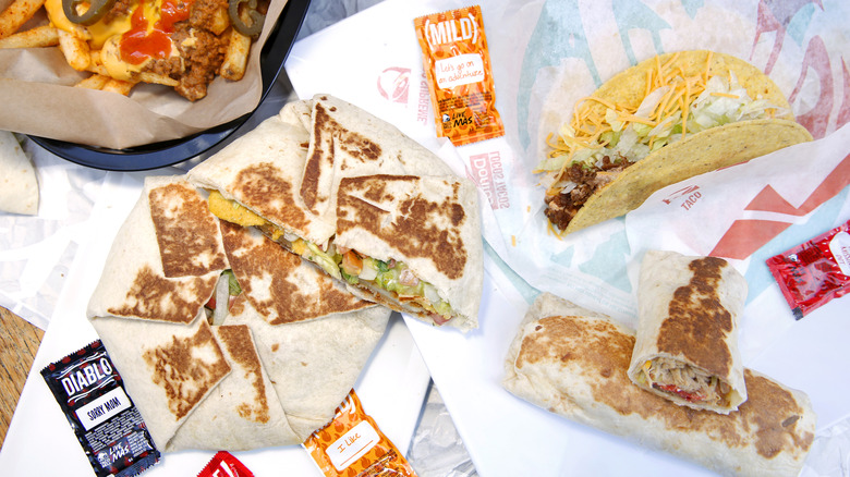 variety of Taco Bell food