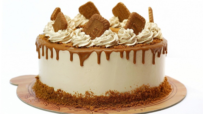 cheesecake made with Biscoff cookies