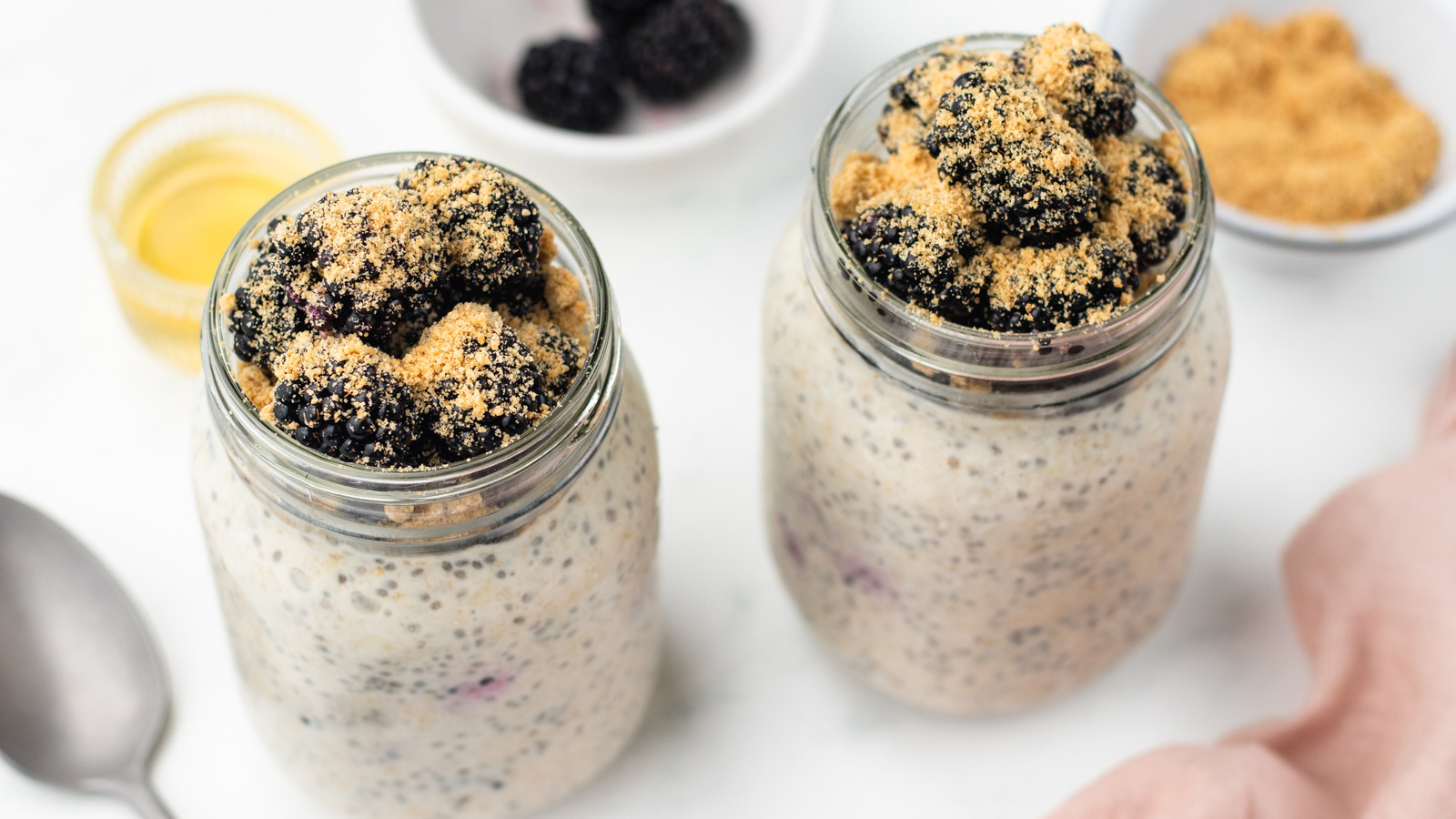 Blackberry Cobbler Overnight Oats Recipe