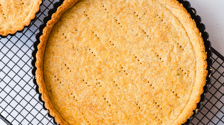 empty baked pie crust
