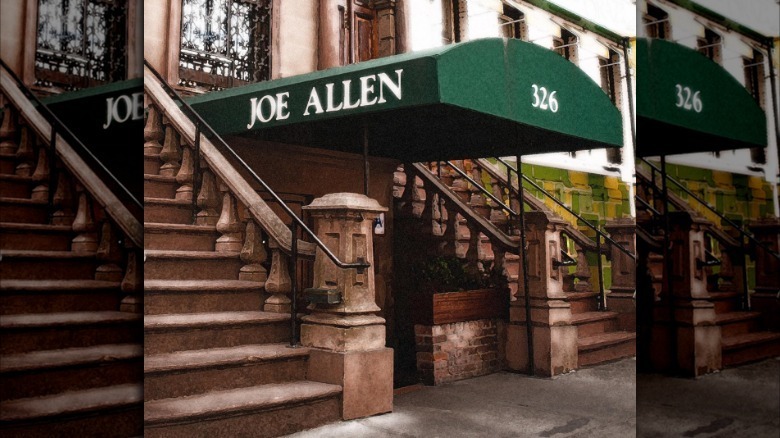 joe allen restaurant sign