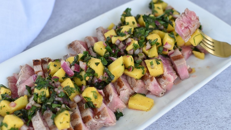 tuna with mango salsa