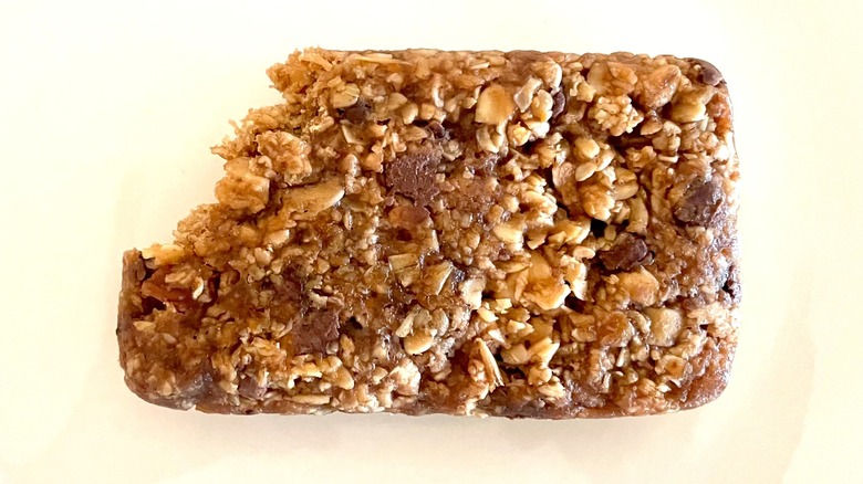 Bobo's dark chocolate almond with sea salt oat bar