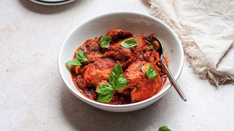 chicken cacciatore in bowl