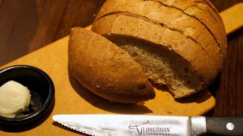 LongHorn Steakhouse bread