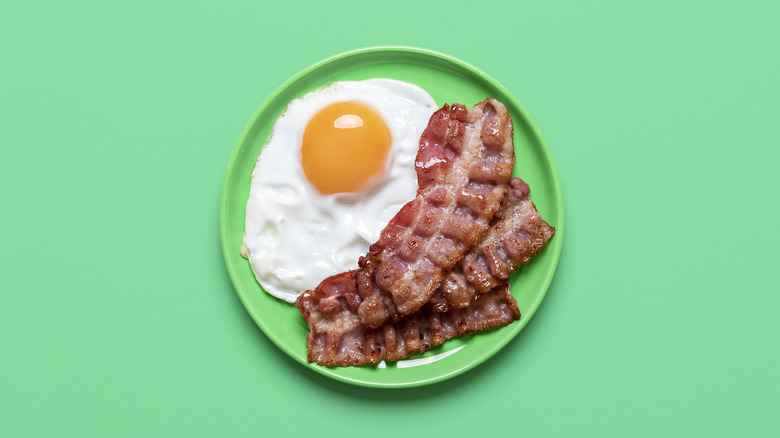 Sunnyside eggs and bacon 