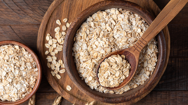 Uncooked oats in bowl