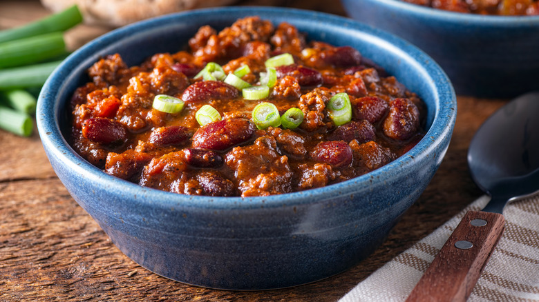 chili con carne with beans