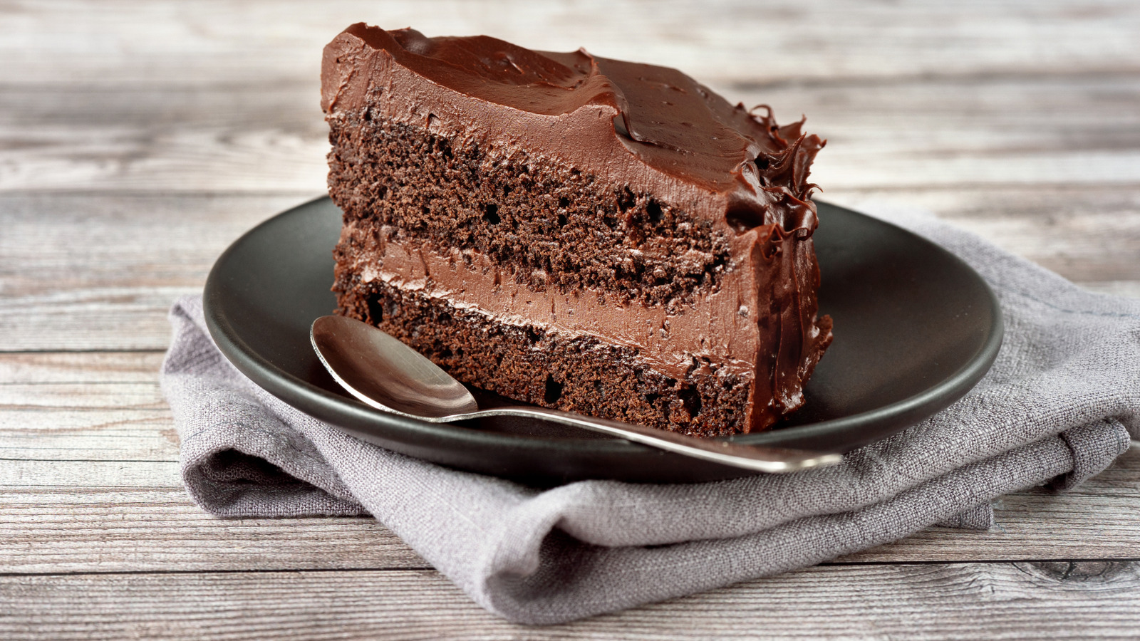 Bring Your Cake To Life With This 2-Ingredient Decorating Trick