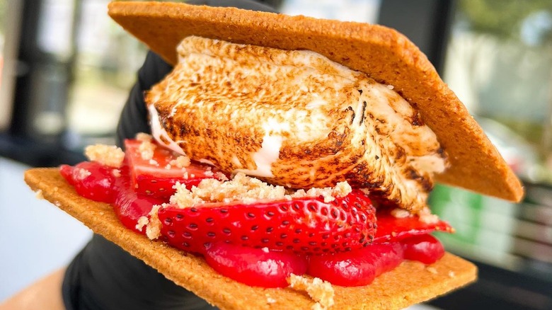 Strawberry shortcake s'mores