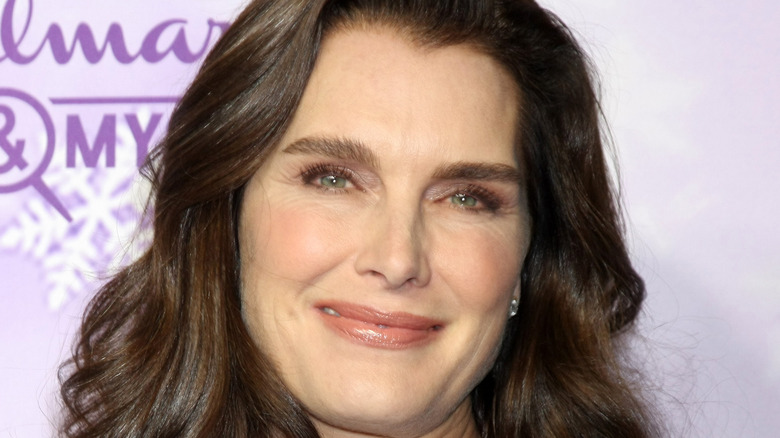 Brooke Shields smiling, red carpet