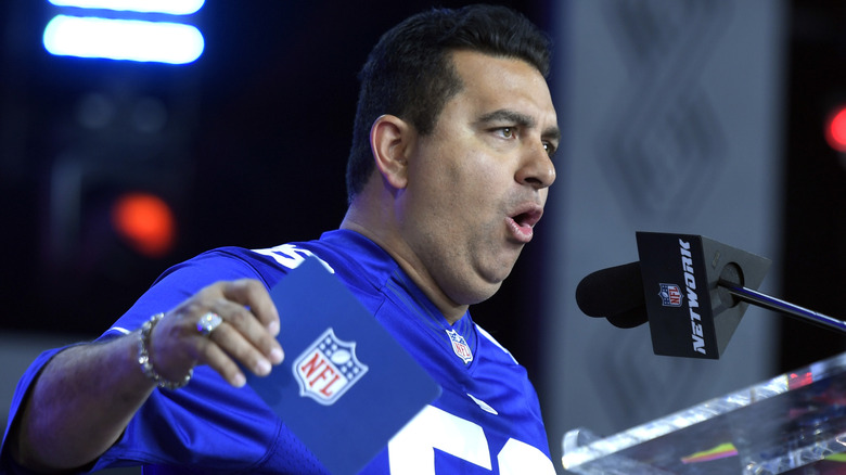 Buddy Valastro presenting