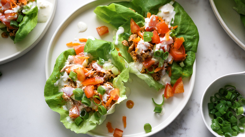 lettuce with meat and dressing