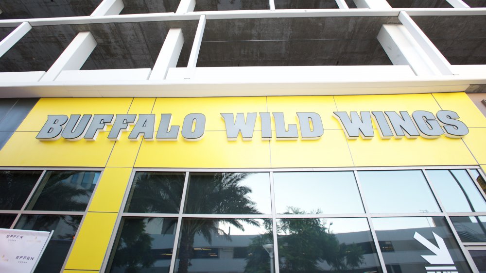 Buffalo Wild Wings storefront