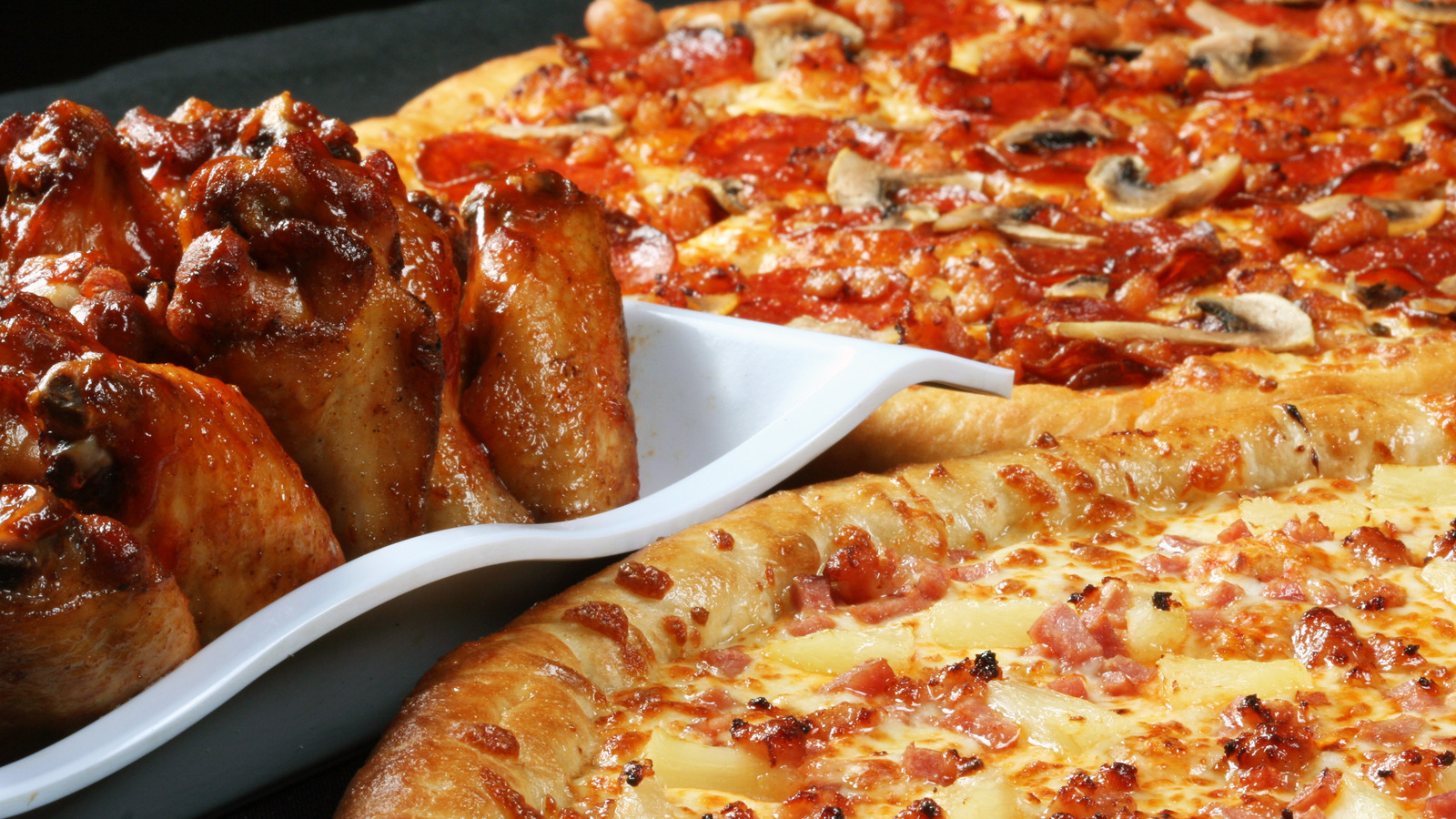 Buffalo Wild Wings' New Menu Item Combines Pizza And Wings
