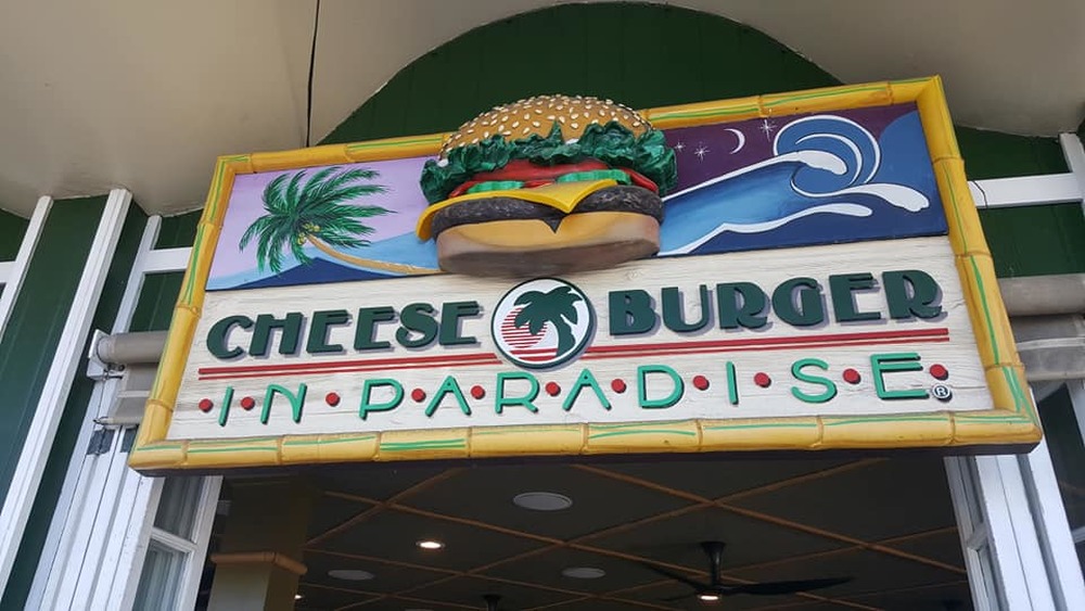 Cheeseburger nella catena di hamburger Paradise