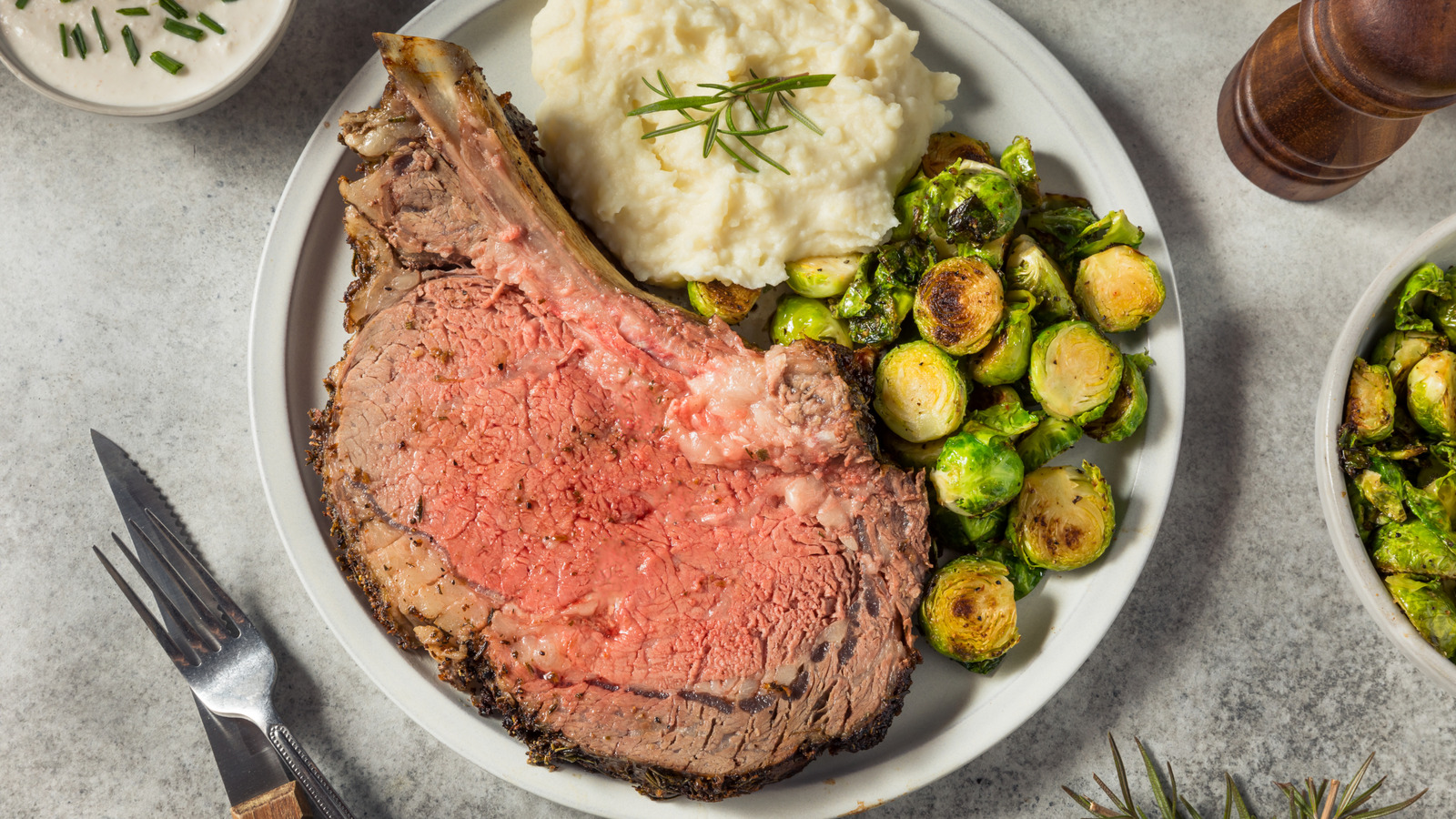 <a href="https://www.mashed.com/2124771/buying-prime-rib-pay-attention-to-this-detail/" target="_blank">Buying Prime Rib? Pay Attention To This Detail At The Store If You Want A Juicy Cut</a>