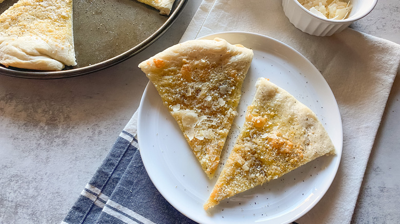 cacio e pepe pizza slice 