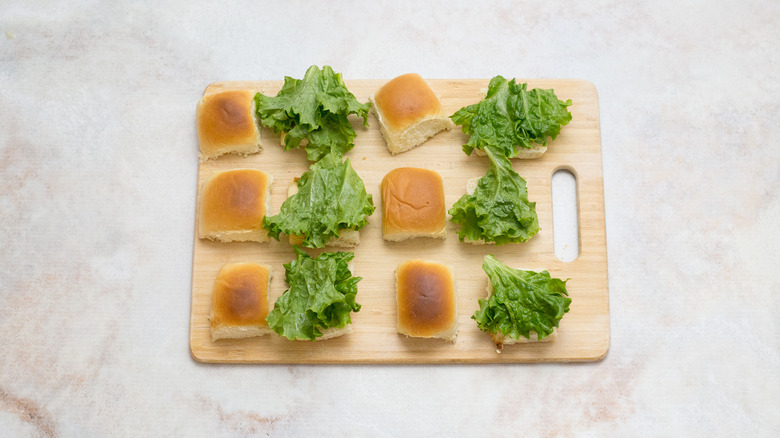 lettuce on slider buns
