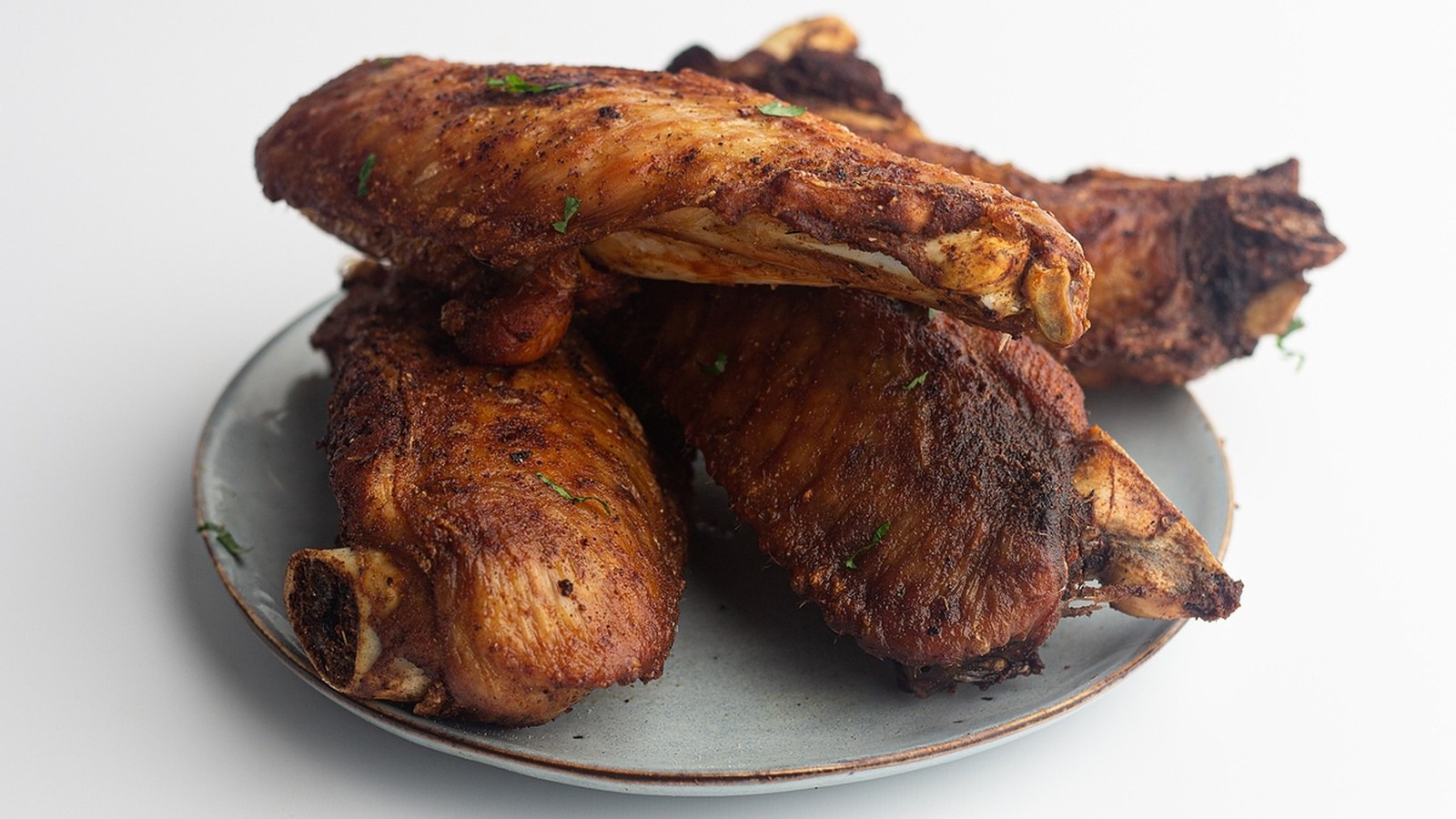 https://www.mashed.com/img/gallery/cajun-fried-turkey-wings-recipe/l-intro-1628000942.jpg