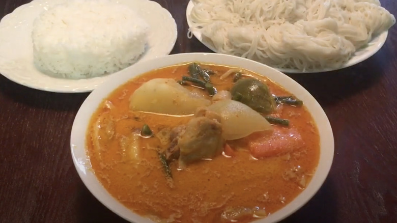 Cambodian chicken curry