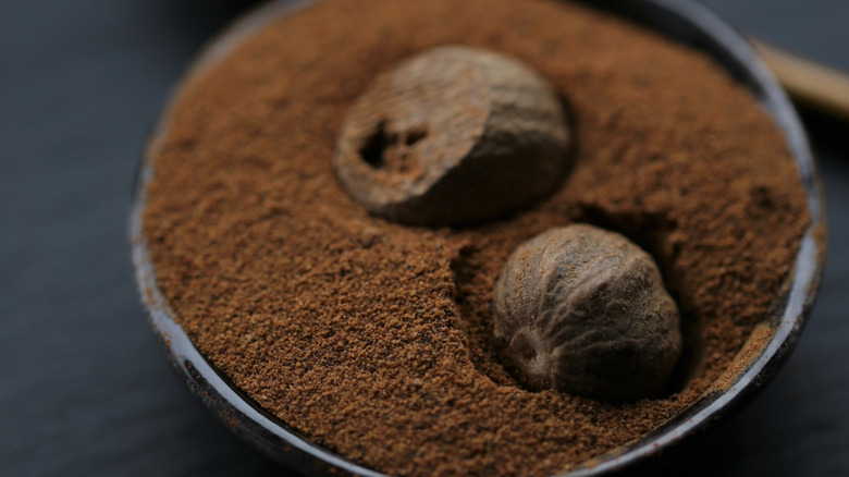 Nutmeg in bowl