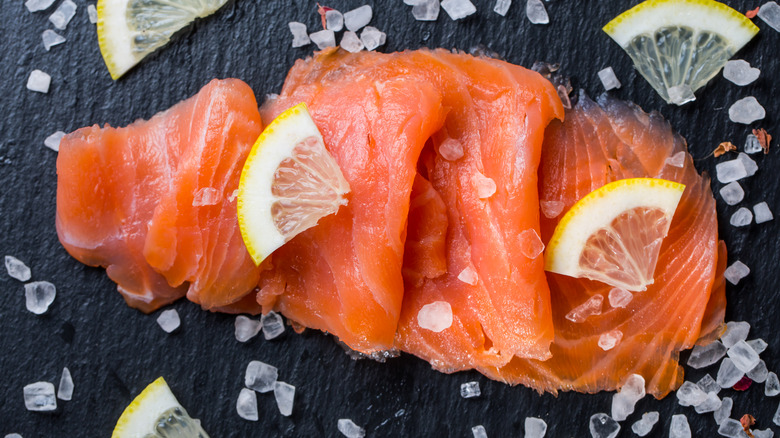 Smoked salmon with salt and lemon