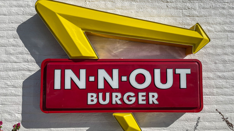 In-N-Out sign