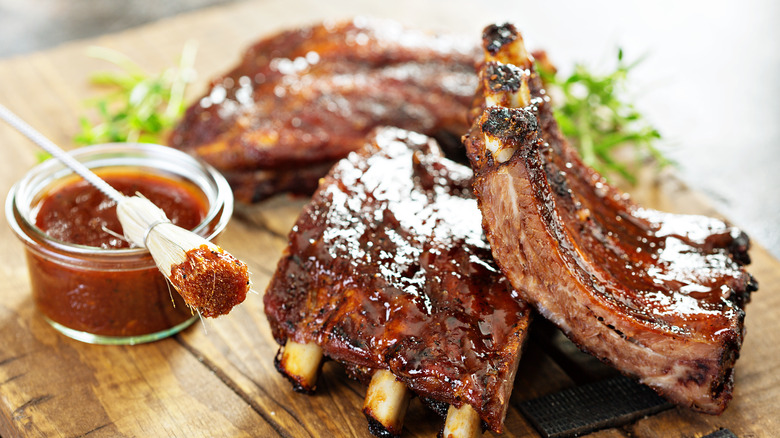 Smoked ribs with barbecue sauce