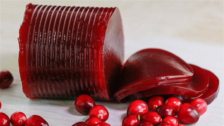 Canned cranberry sauce