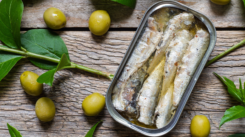 canned sardines with olives