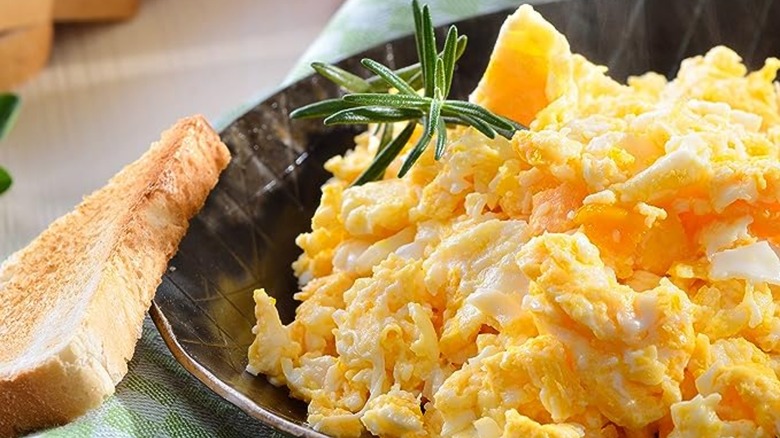 Auguson Farms scrambled eggs label