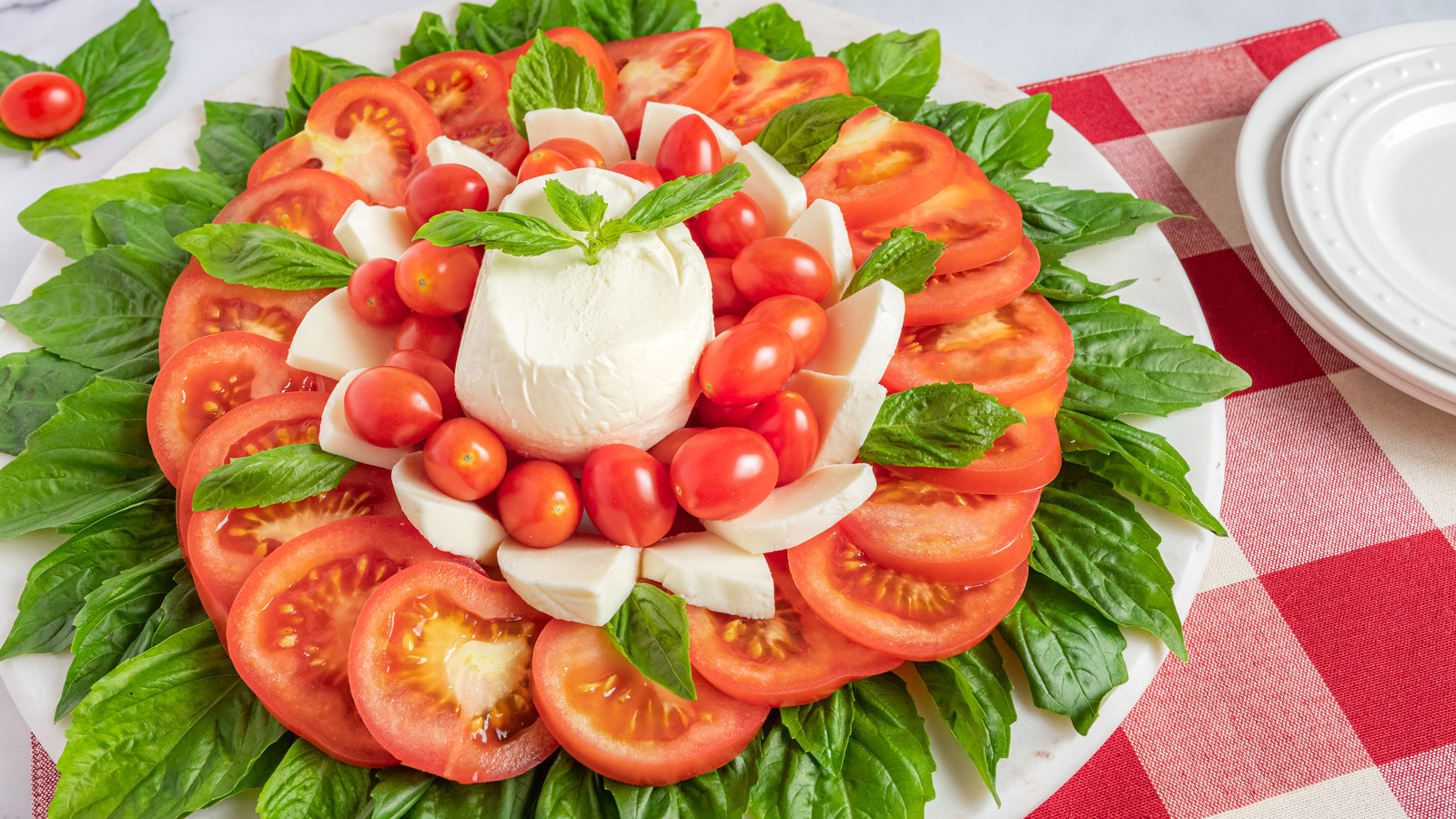 Caprese Christmas Wreath Recipe