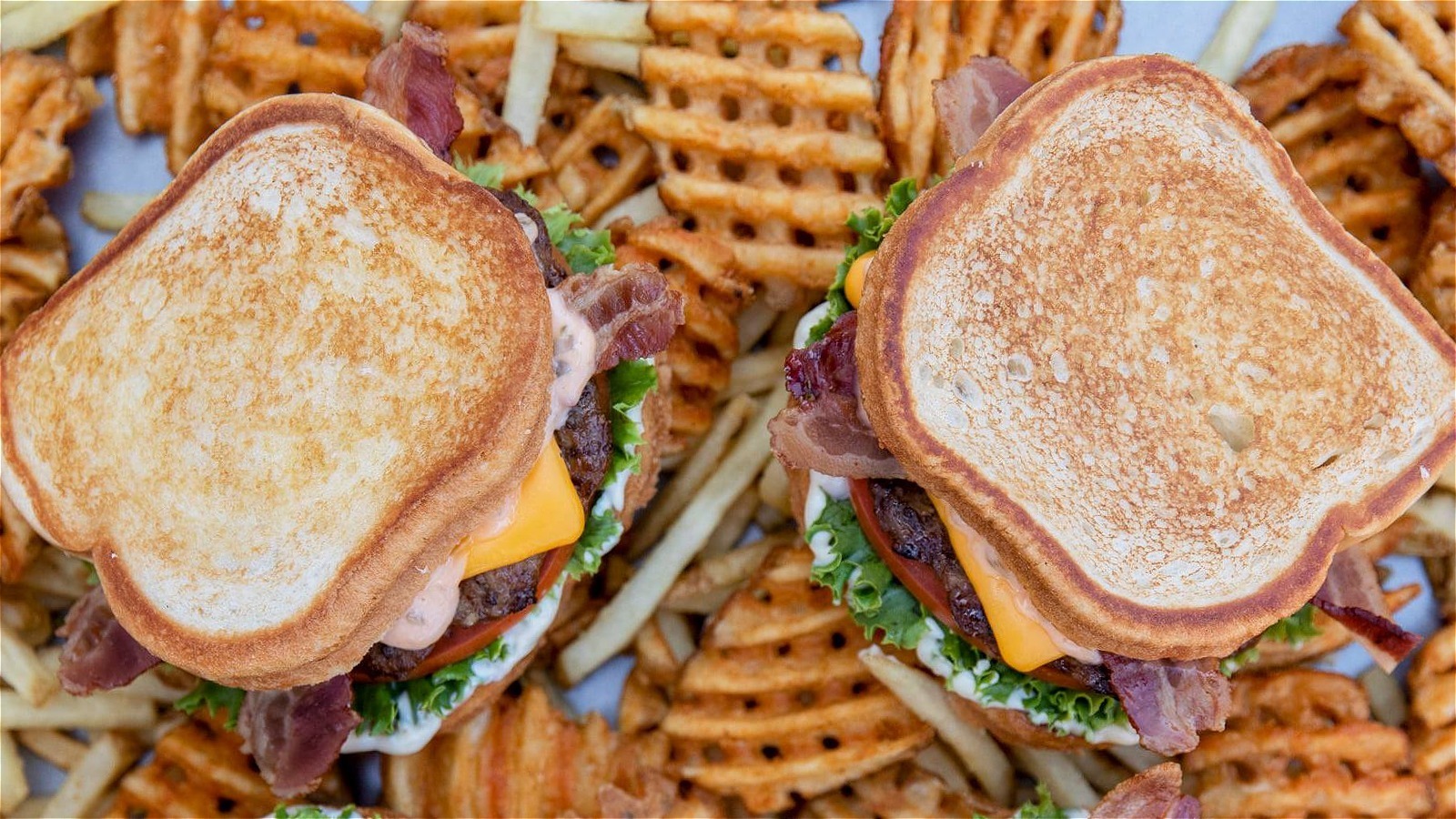 Carl's Jr. And Hardee's May Have A King's Hawaiian Menu On The Way