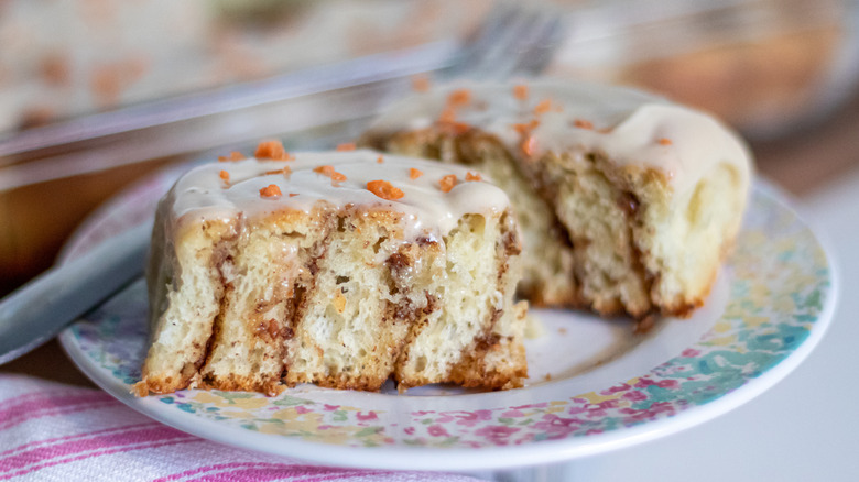 carrot cake cinnamon roll on plate 