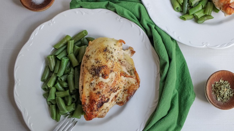chicken breasts with green beans