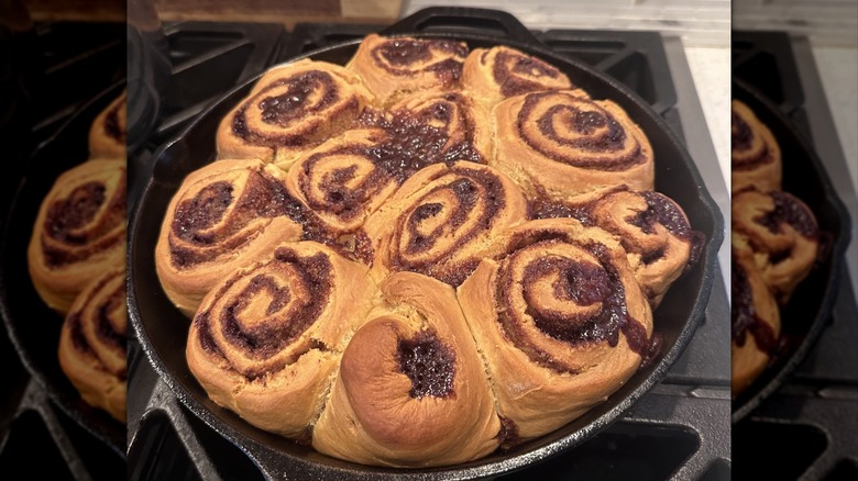 cinnamon rolls baked in cast iron skillet