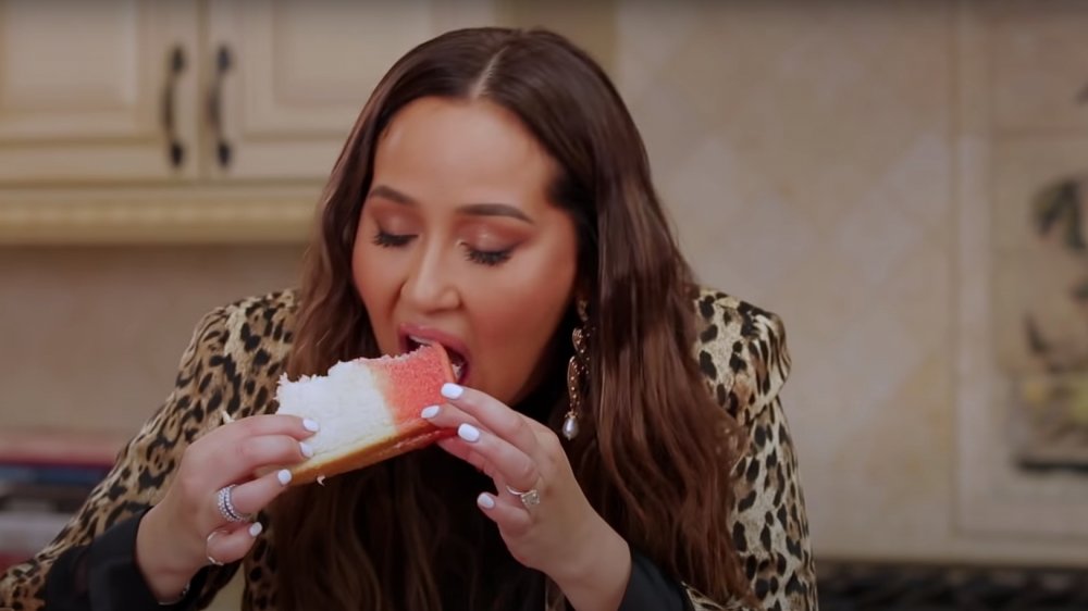 Celebrities With Bizarre Food Habits(01)