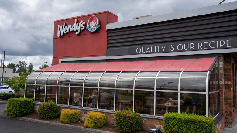 Wendy's exterior with a sunroom