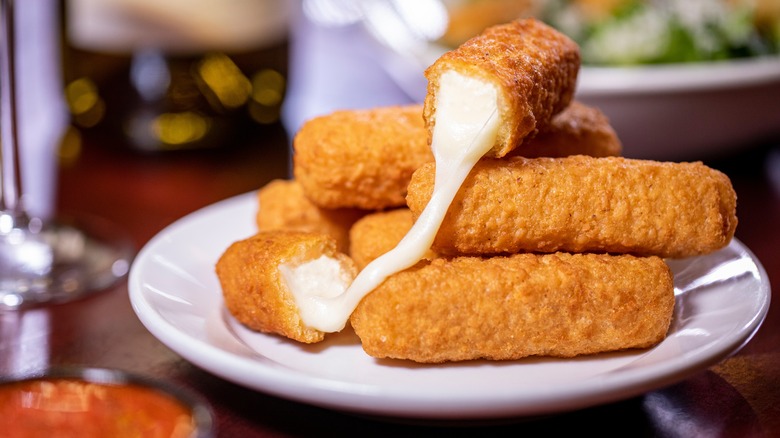 A plate of mozzarella sticks