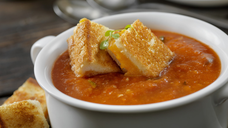 Tomato soup grilled cheese cubes