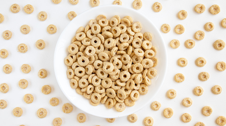 scattered cheerios and full bowl