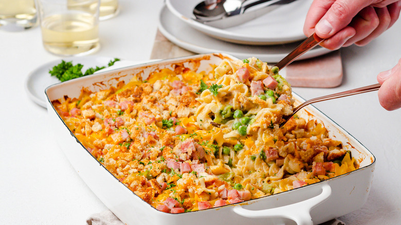 cheesy ham and noodle casserole